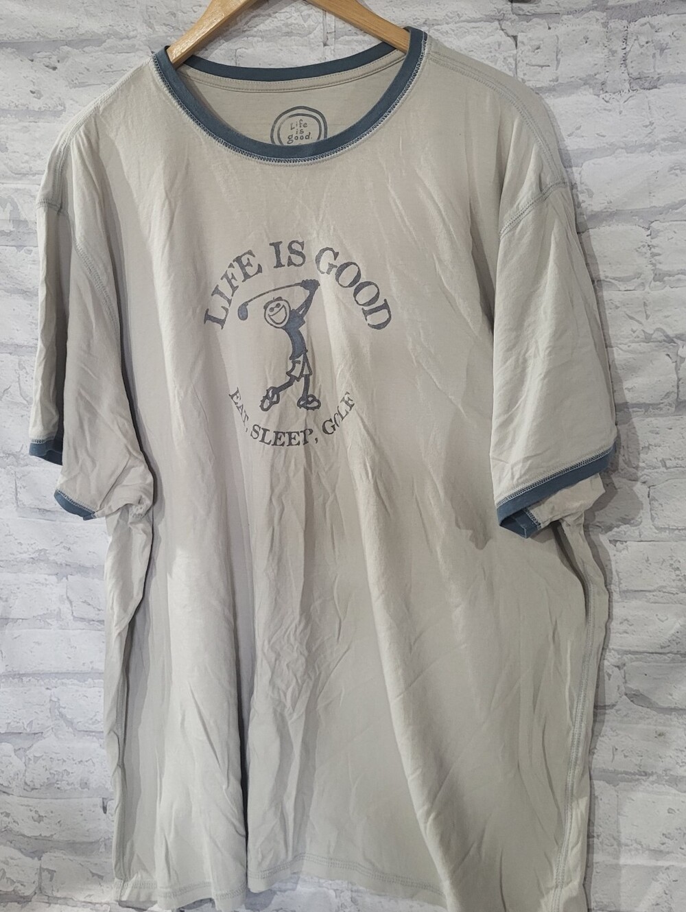 Life Is Good Men’s Light Gray Tee with Navy Trim and Golf Graphic